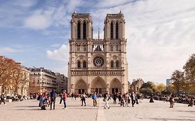 Studio calme et éclairé proche de Nation A